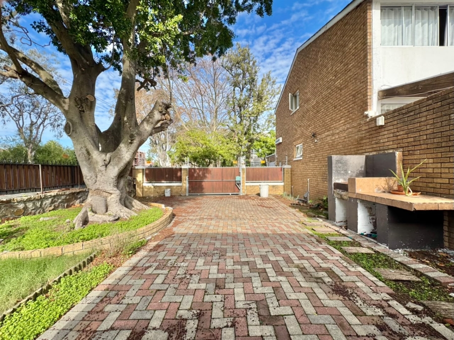 2 Bedroom Property for Sale in Kenilworth Western Cape